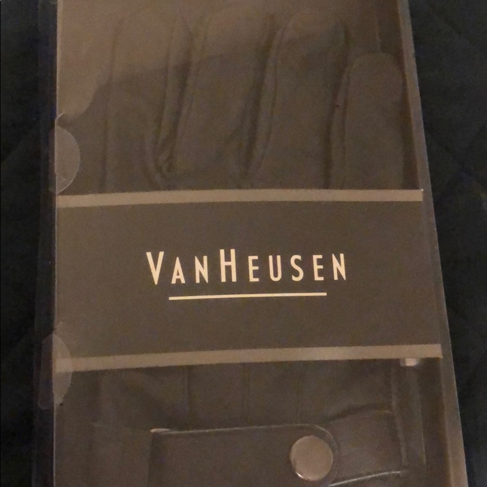 Van Heusen leather gloves